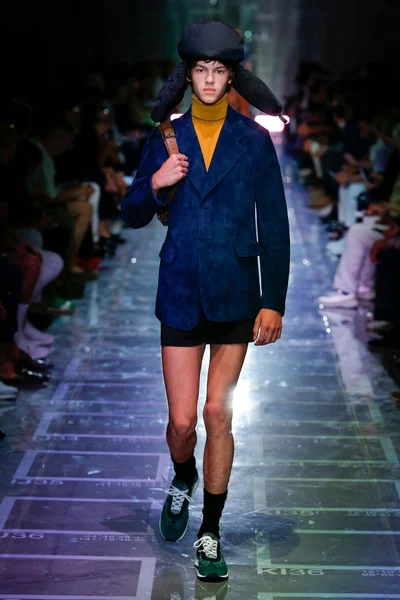 Look 4